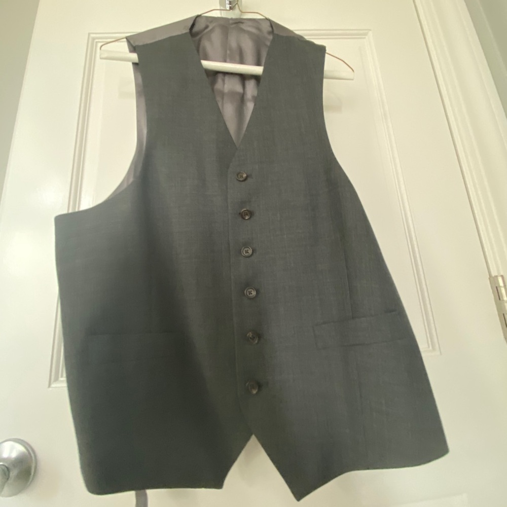 Grey Men’s Vest - Picture 2 of 4